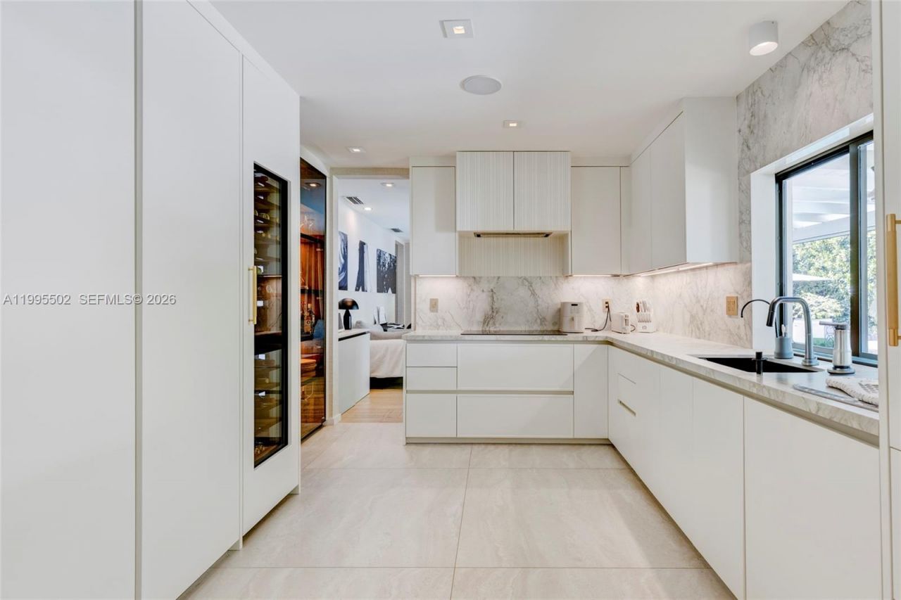 6449 SW 56th St , South Miami, FL 33155 Photo