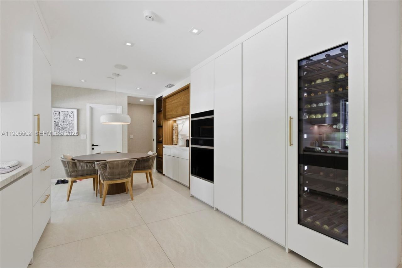 6449 SW 56th St , South Miami, FL 33155 Photo