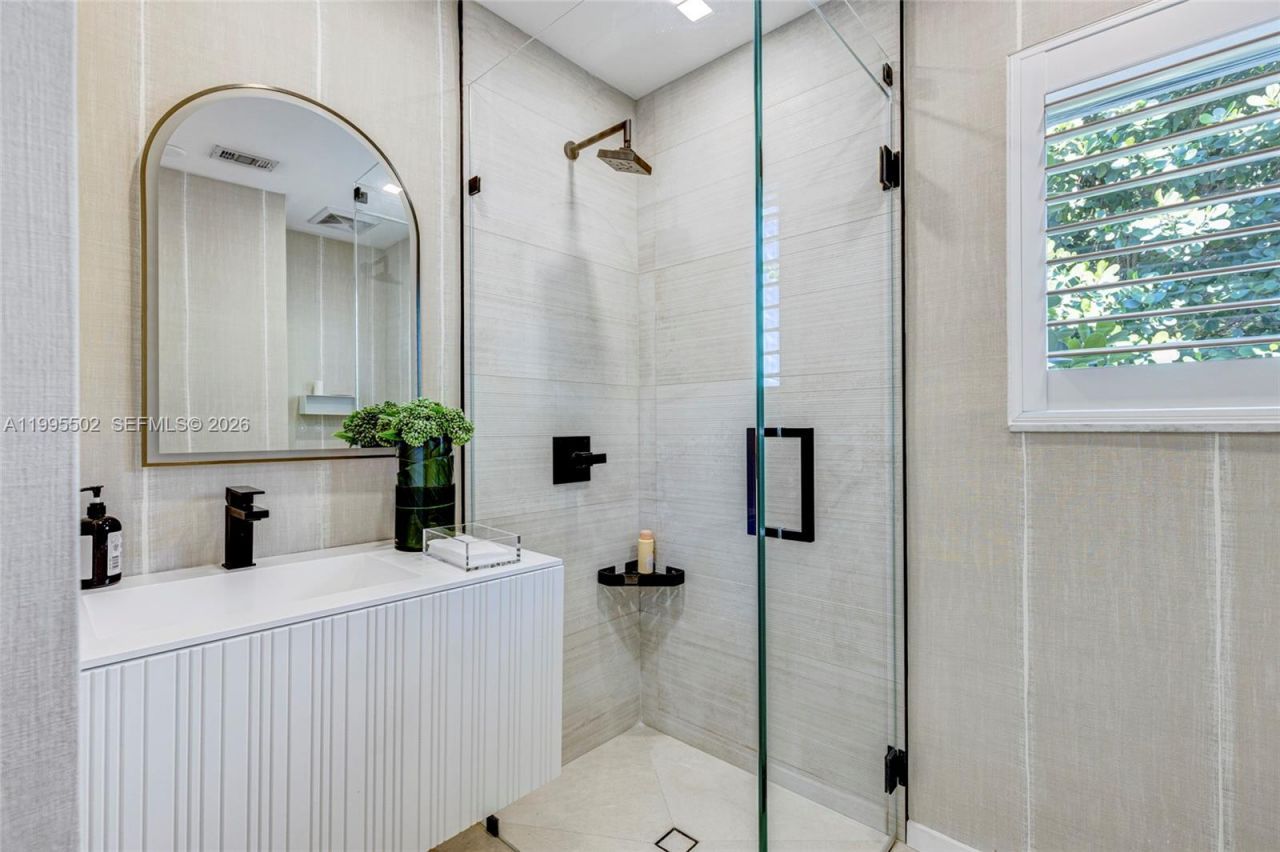 6449 SW 56th St , South Miami, FL 33155 Photo