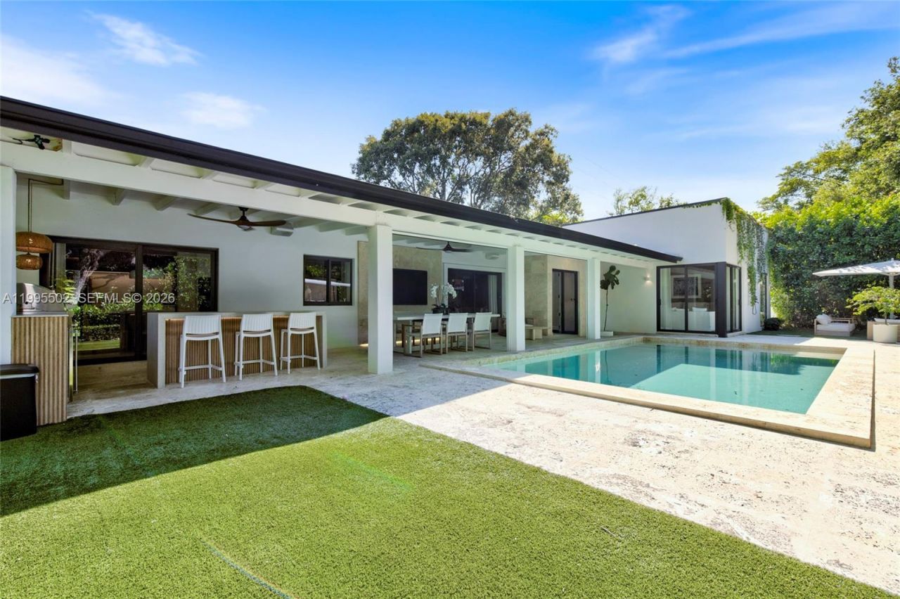 6449 SW 56th St , South Miami, FL 33155 Photo