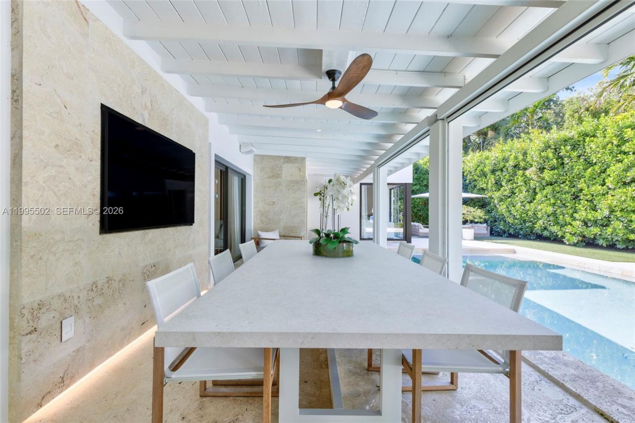 6449 SW 56th St , South Miami, FL 33155 Photo