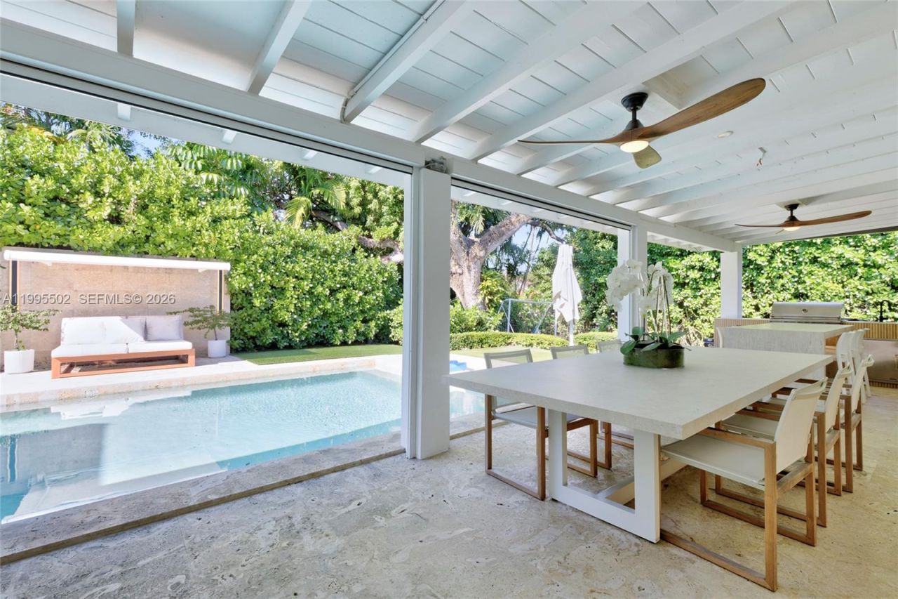 6449 SW 56th St , South Miami, FL 33155 Photo