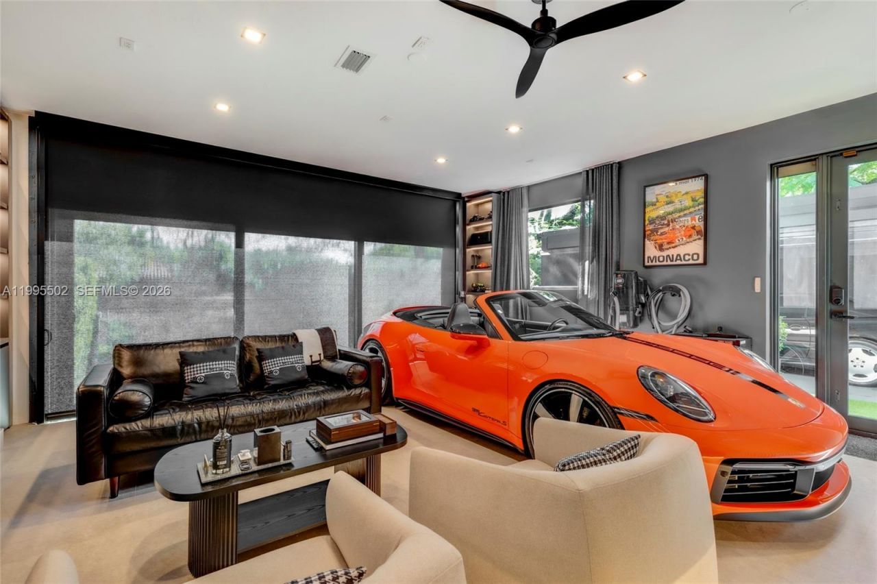 6449 SW 56th St , South Miami, FL 33155 Photo