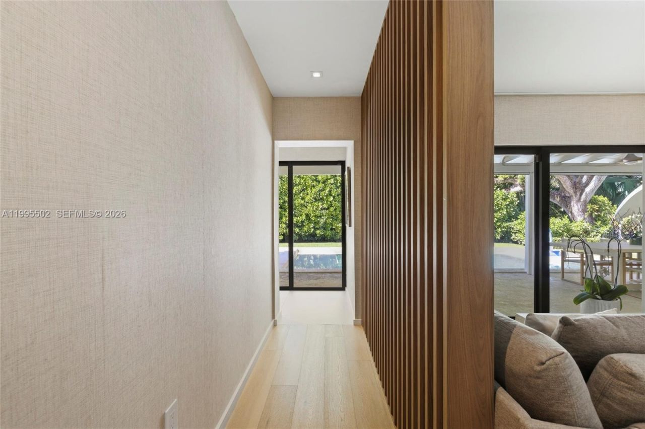 6449 SW 56th St , South Miami, FL 33155 Photo