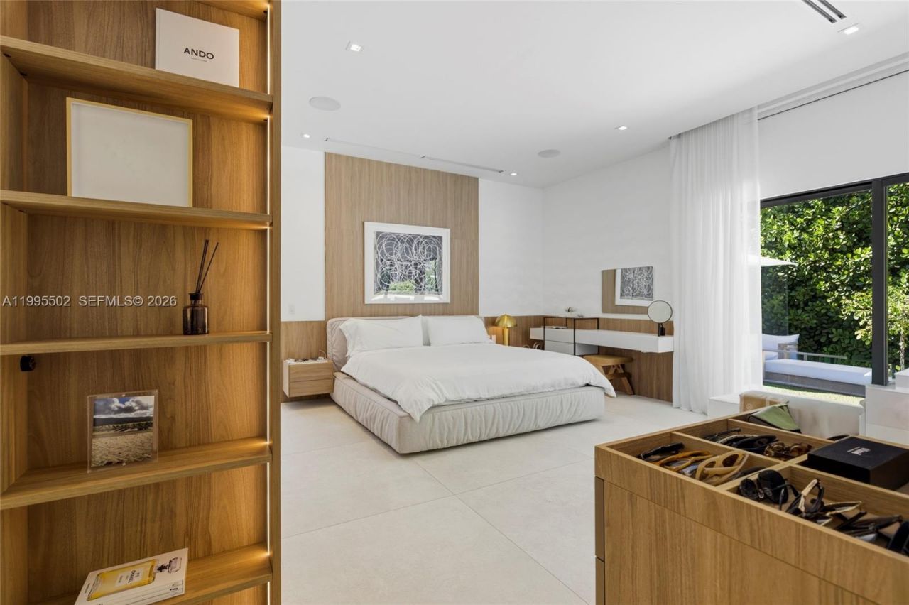 6449 SW 56th St , South Miami, FL 33155 Photo