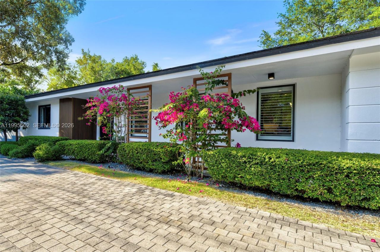 6449 SW 56th St , South Miami, FL 33155 Photo