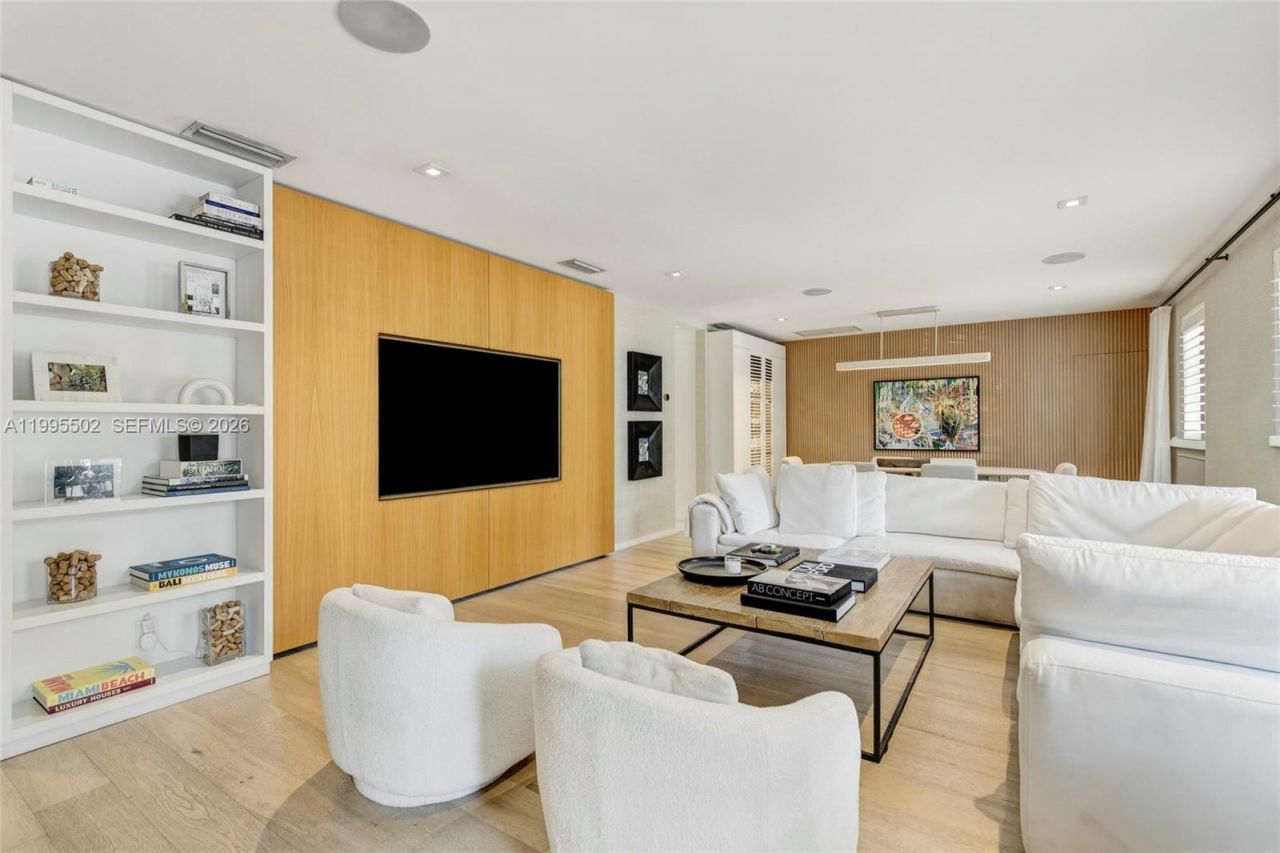 6449 SW 56th St , South Miami, FL 33155 Photo