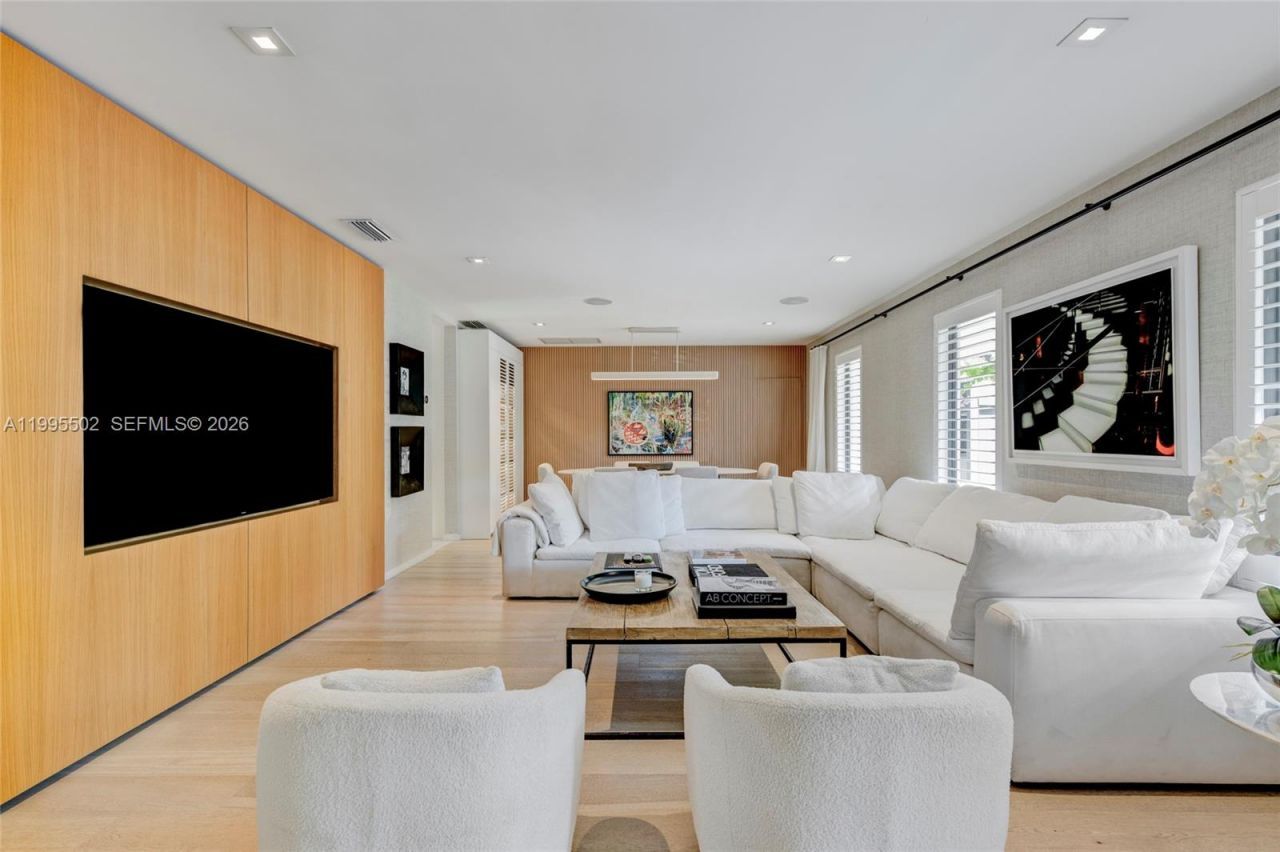 6449 SW 56th St , South Miami, FL 33155 Photo