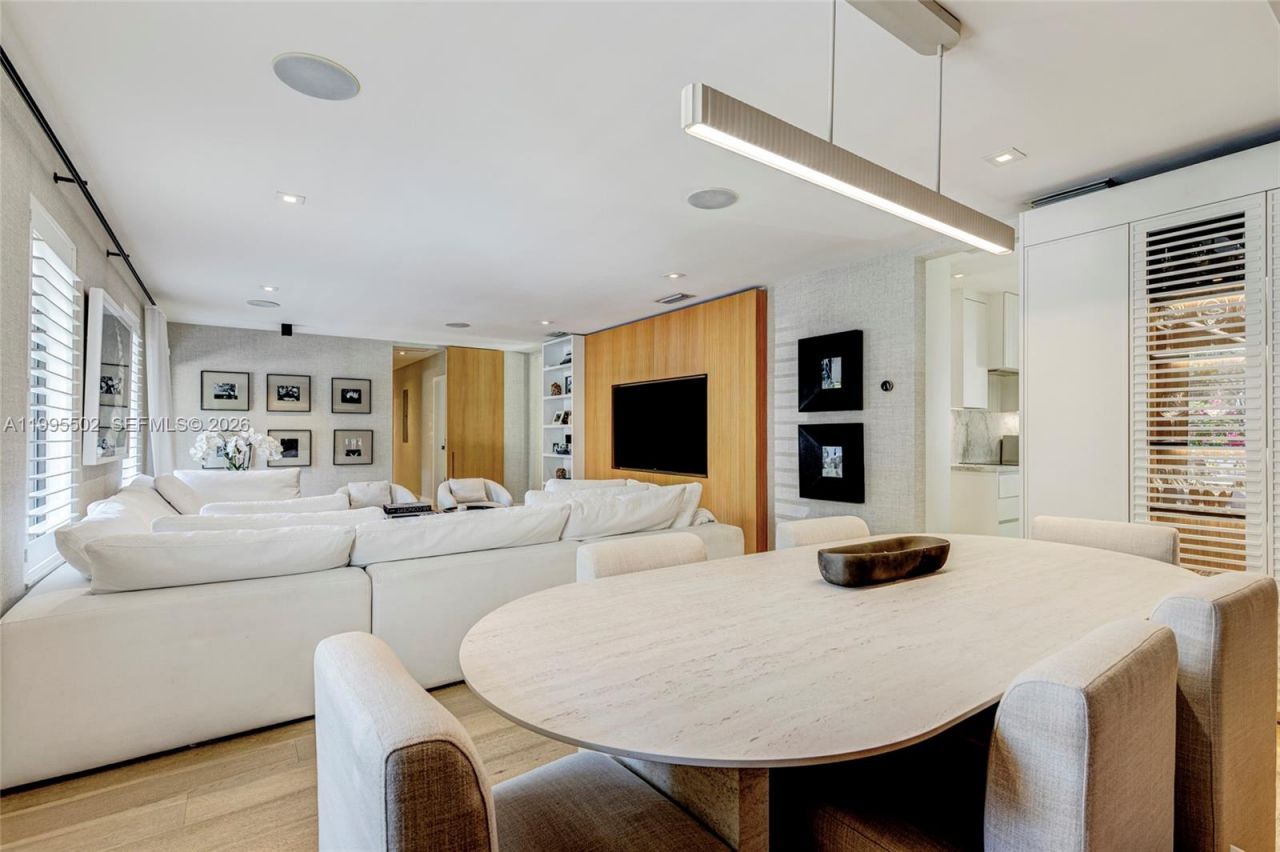 6449 SW 56th St , South Miami, FL 33155 Photo