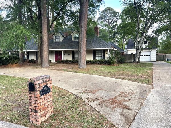 720 Coachlight Road , Shreveport, LA 71106