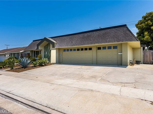 1577 Wintergreen Place, Unit B, Costa Mesa, CA 92626