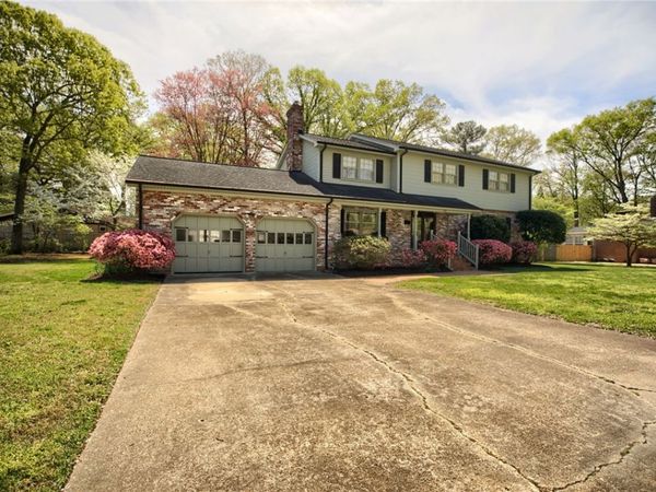 352 Wendwood Drive , Newport News, VA 23602