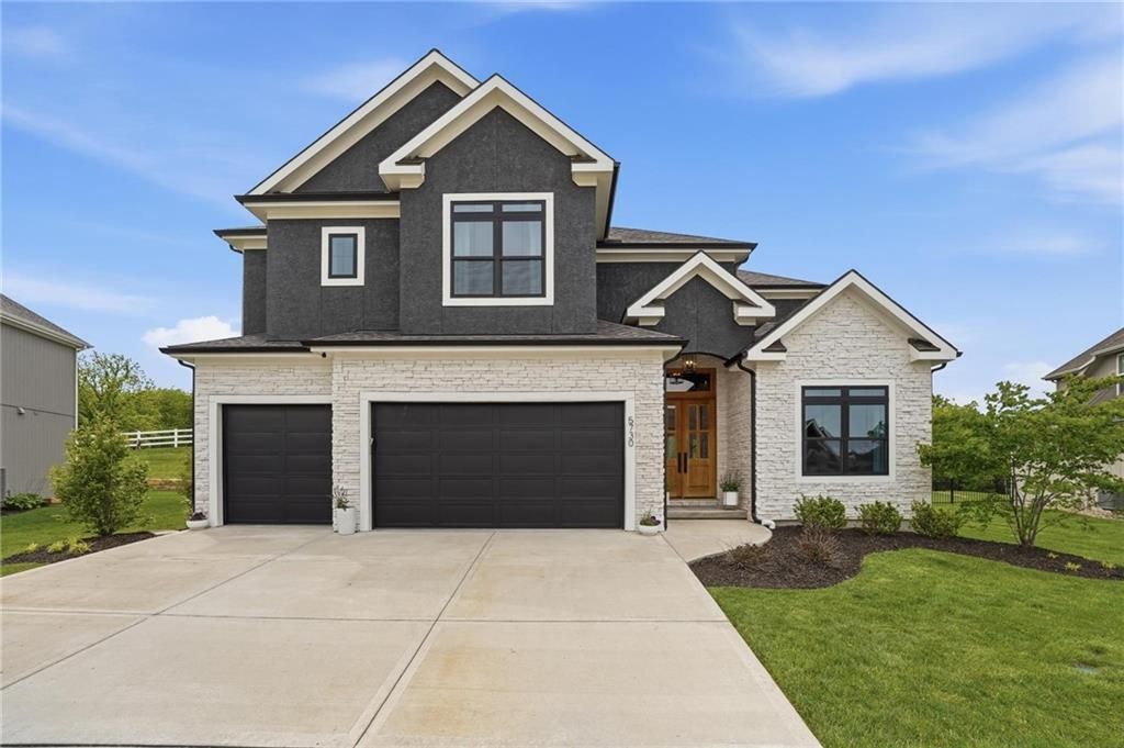 5730 Barn Hill Road, Parkville, MO 64152 Main Photo