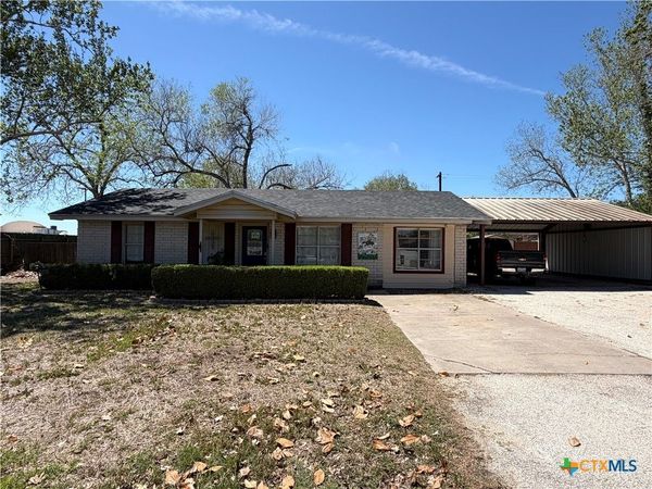 202 Bego Street, Goliad, TX 77963