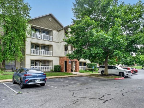 4261 NE Meadow Creek Circle, Unit 305, Fayetteville, AR 72703