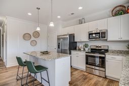 2241 Clarabelle Lane photo 4