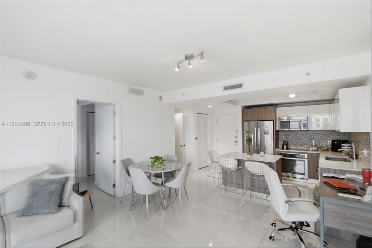 5300 Paseo Blvd, Unit 1803, Doral, FL 33166 Main Photo