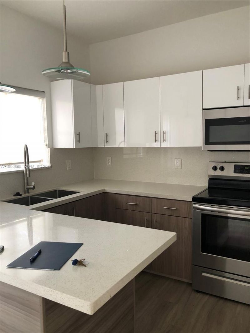 8432 NW 107th Ct, Unit 11-35, Doral, FL 33178 Photo