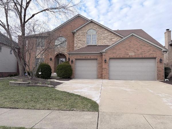 3823 Sunburst Lane, Naperville, IL 60564