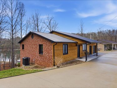 1063 Cliffs Edge Road, East Bernstadt, KY 40729
