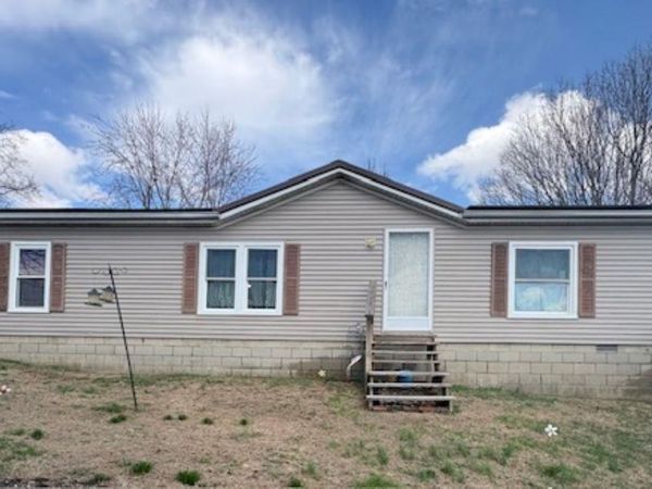 103 E Walnut Street, Petersburg, IN 47567