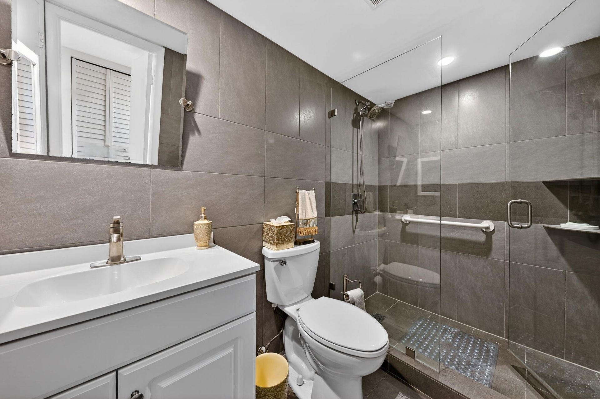 211 Lake Dora Drive, West Palm Beach, FL 33411 Photo