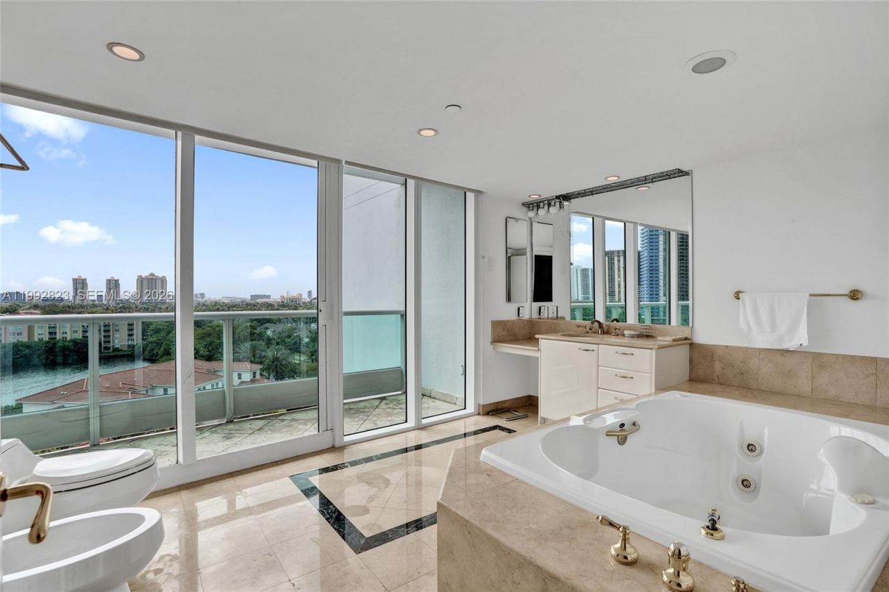 19955 NE 38th Ct, Unit 1002, Aventura, FL 33180 Photo