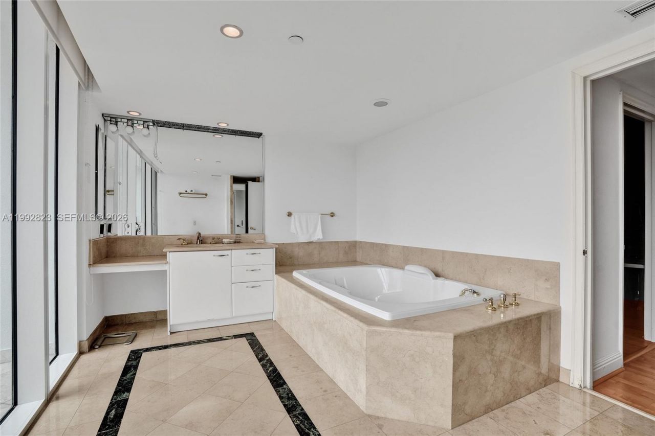 19955 NE 38th Ct, Unit 1002, Aventura, FL 33180 Photo