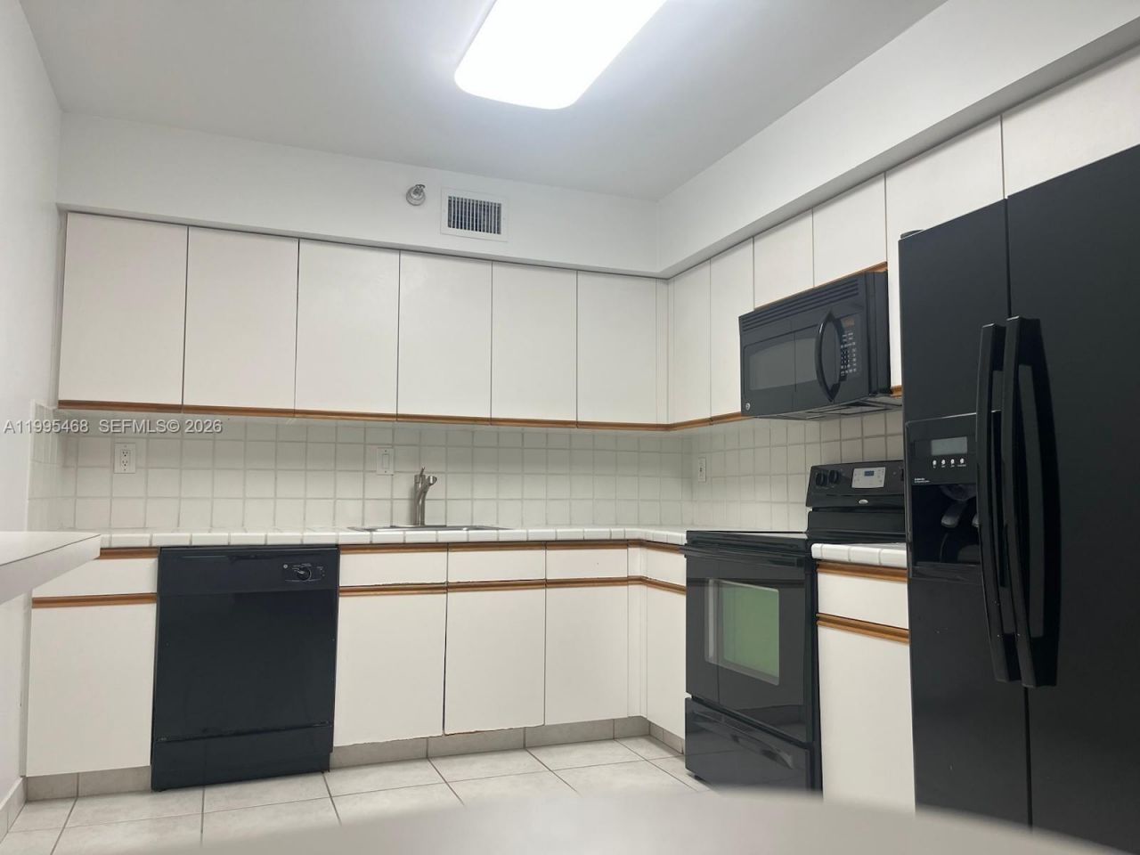 3530 Mystic Pointe Dr , Unit 1711, Aventura, FL 33180 Photo