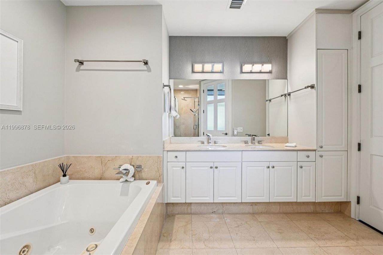 626 Coral Way, Unit 1501, Coral Gables, FL 33134 Photo