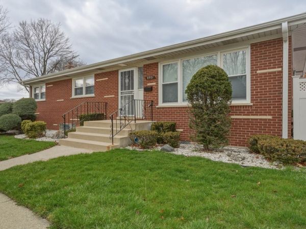 8901 Moody Avenue , Morton Grove, IL 60053