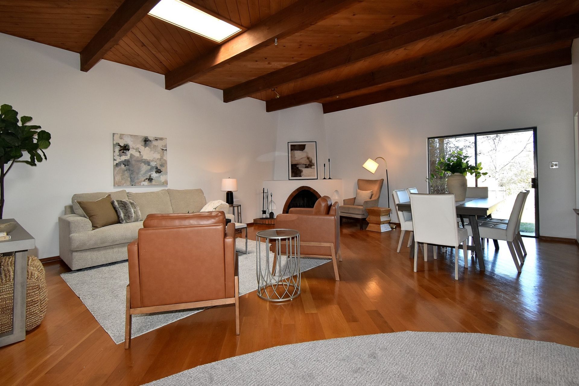 679 Callecita Jicarilla, Santa Fe, NM 87505 Main Photo