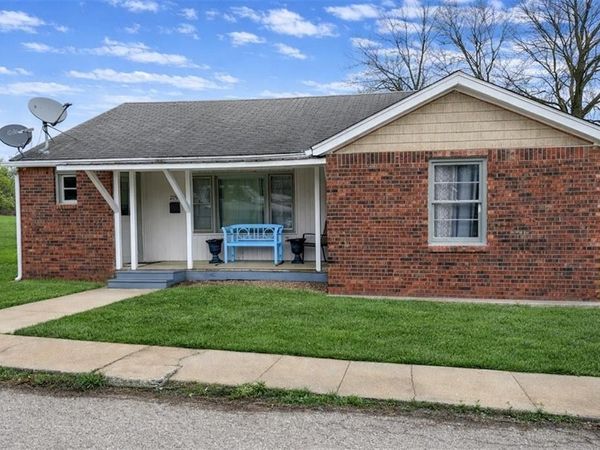 209 S Locust Street, Carrollton, MO 64633