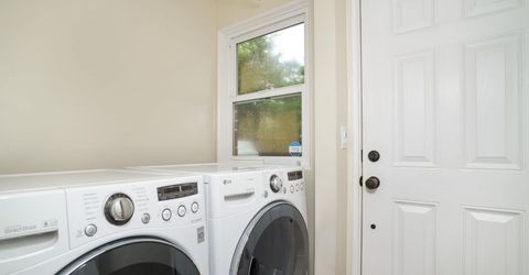 905 47th St, Sacramento, CA 95819 Photo