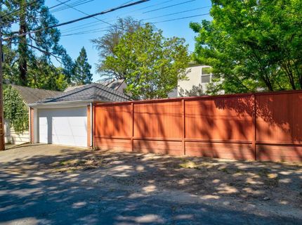 905 47th St, Sacramento, CA 95819 Photo