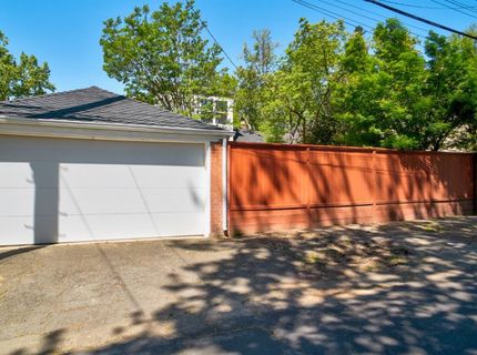 905 47th St, Sacramento, CA 95819 Photo