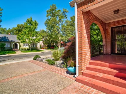 905 47th St, Sacramento, CA 95819 Photo