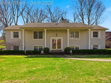 138 Aintree Road, Oakland Twp, MI 48306