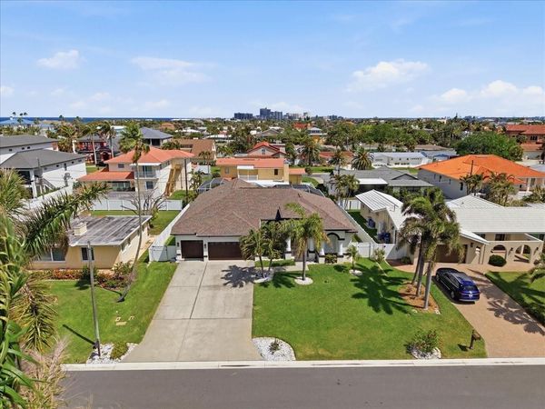 109 16TH STREET, BELLEAIR BEACH, FL 33786