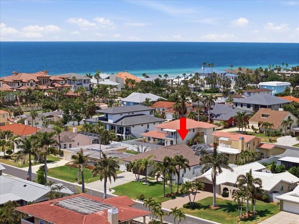 109 16TH STREET, BELLEAIR BEACH, FL 33786