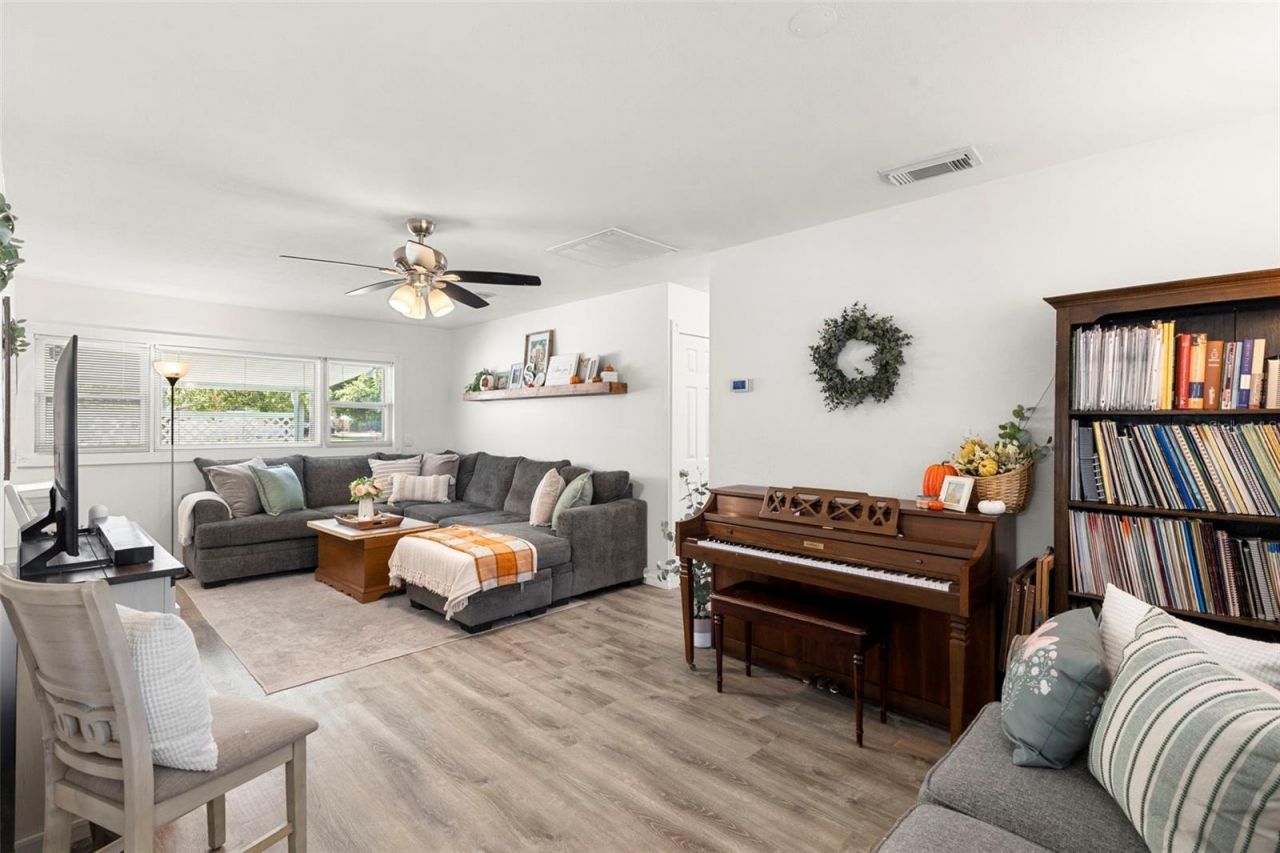 7001 13th Street N, Saint Petersburg, FL 33702 Photo