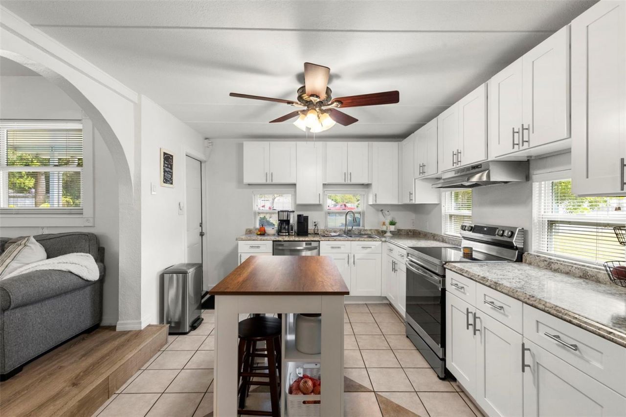 7001 13th Street N, Saint Petersburg, FL 33702 Photo