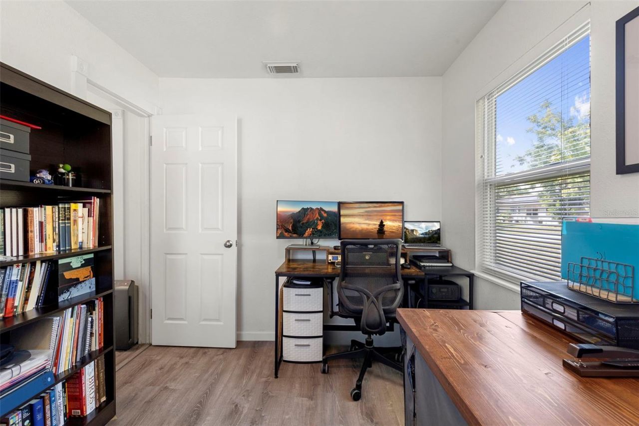 7001 13th Street N, Saint Petersburg, FL 33702 Photo