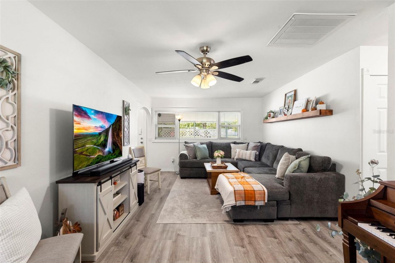 7001 13th Street N, Saint Petersburg, FL 33702 Photo