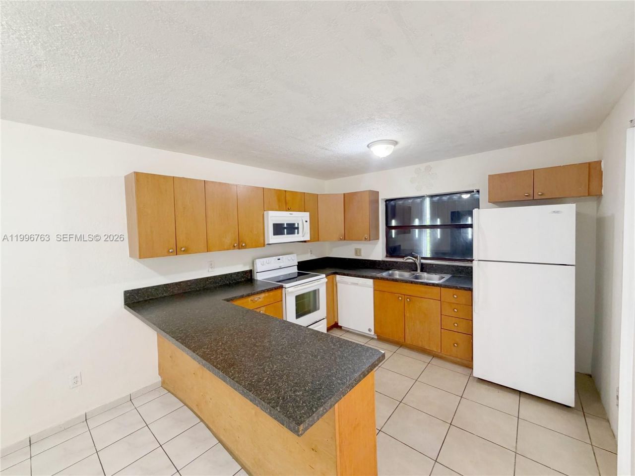 2455 W 67th Pl, Unit 10-14, Hialeah, FL 33016 Photo