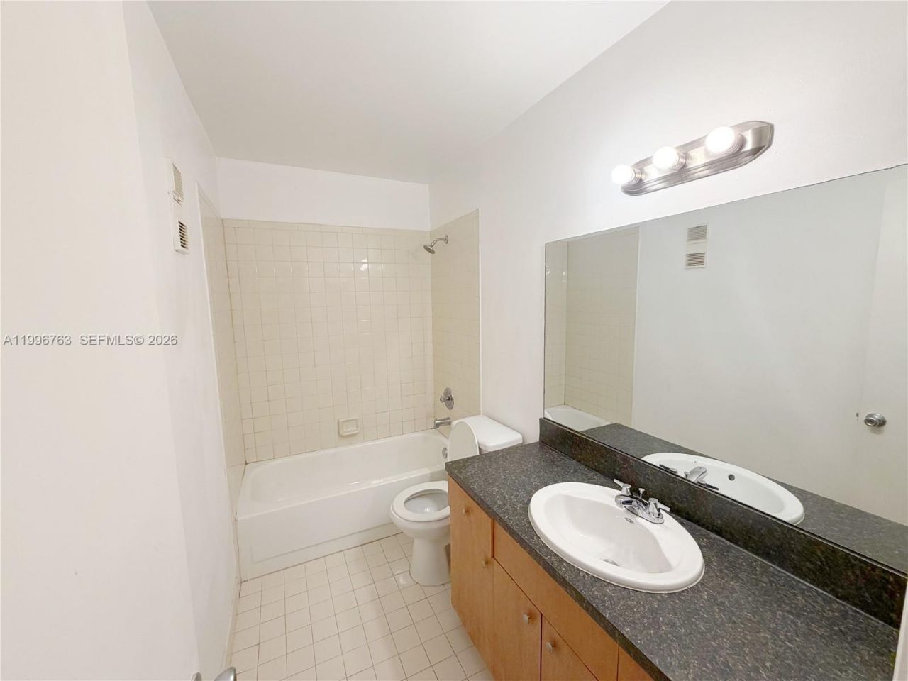 2455 W 67th Pl, Unit 10-14, Hialeah, FL 33016 Photo