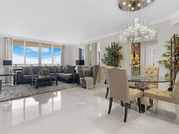 848 Brickell Key Dr, Unit 3905, Miami, FL 33131