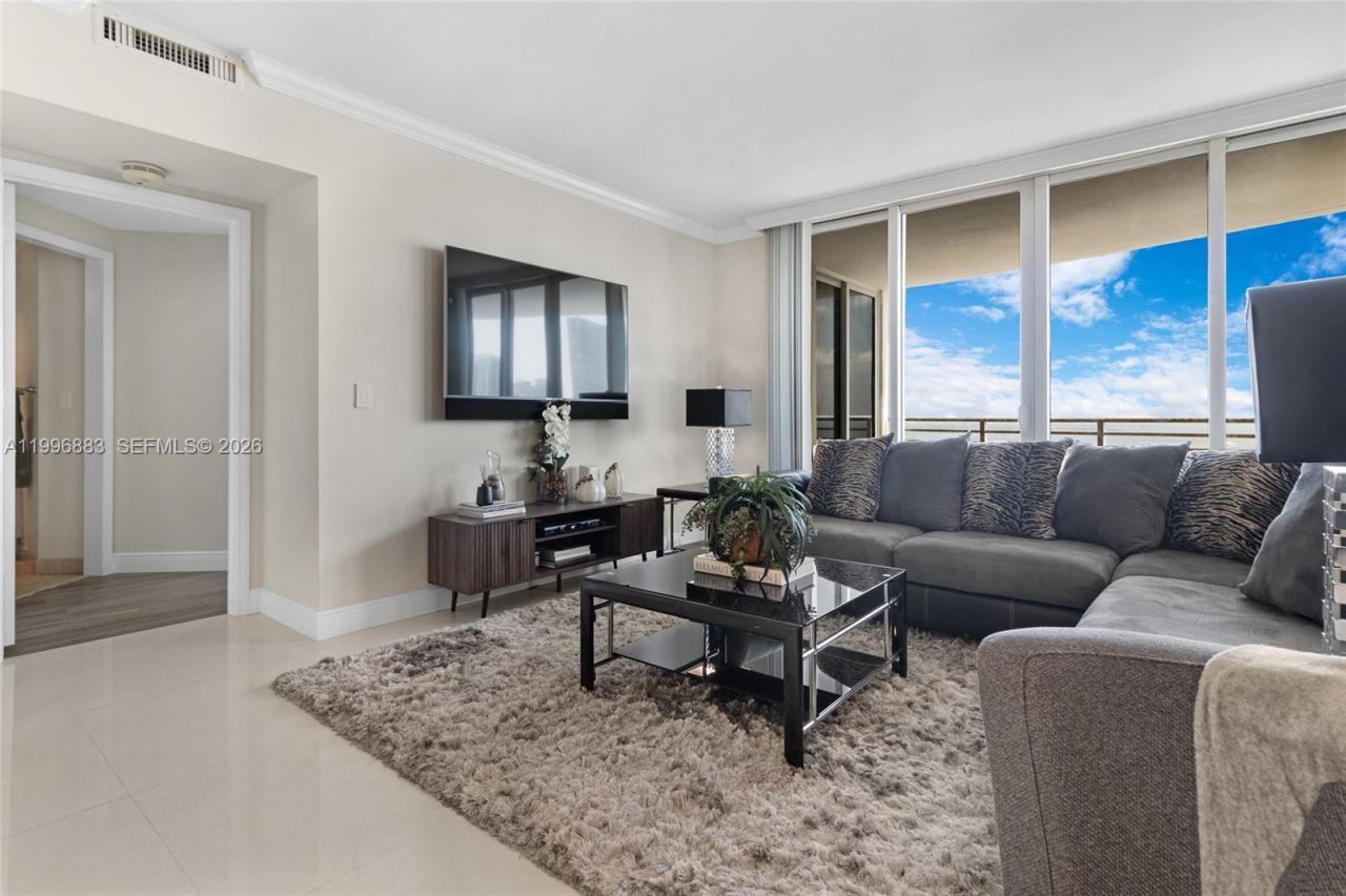 848 Brickell Key Dr, Unit 3905, Miami, FL 33131 Photo