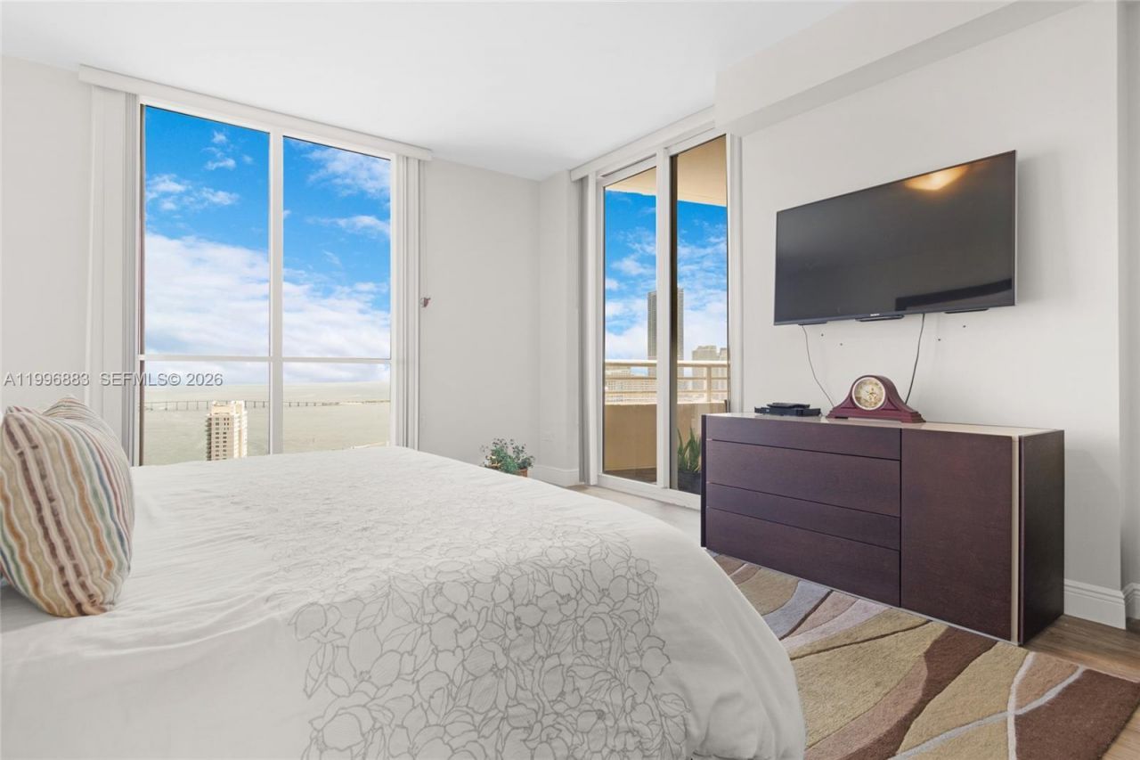 848 Brickell Key Dr, Unit 3905, Miami, FL 33131 Photo