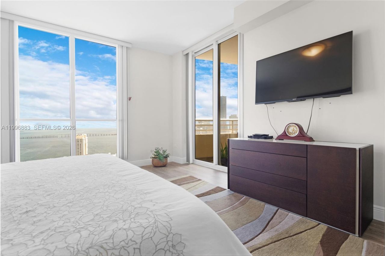 848 Brickell Key Dr, Unit 3905, Miami, FL 33131 Photo